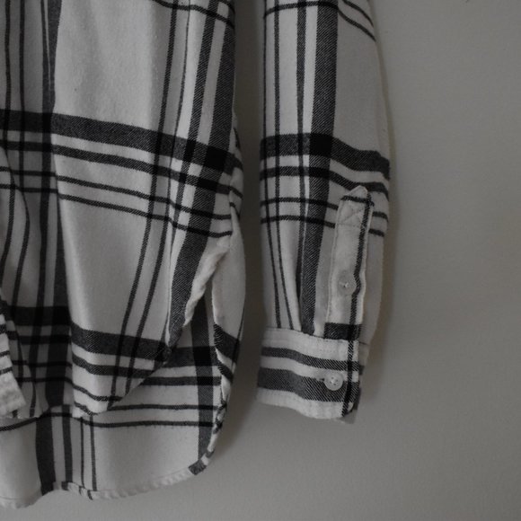 American Eagle black & white plaid boyfriend fit flannel size XS - Picture 5 of 5